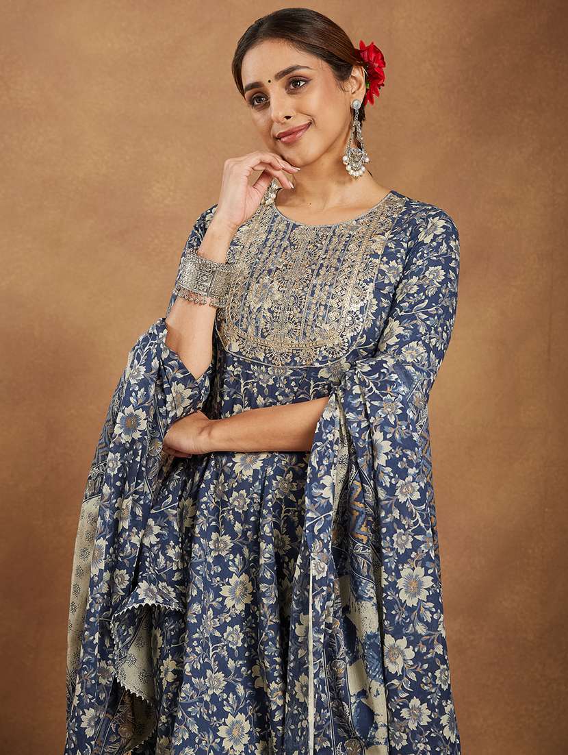 women embroidered three quarter sleeve kurta pant with dupatta set - 22156291 -  Standard Image - 5