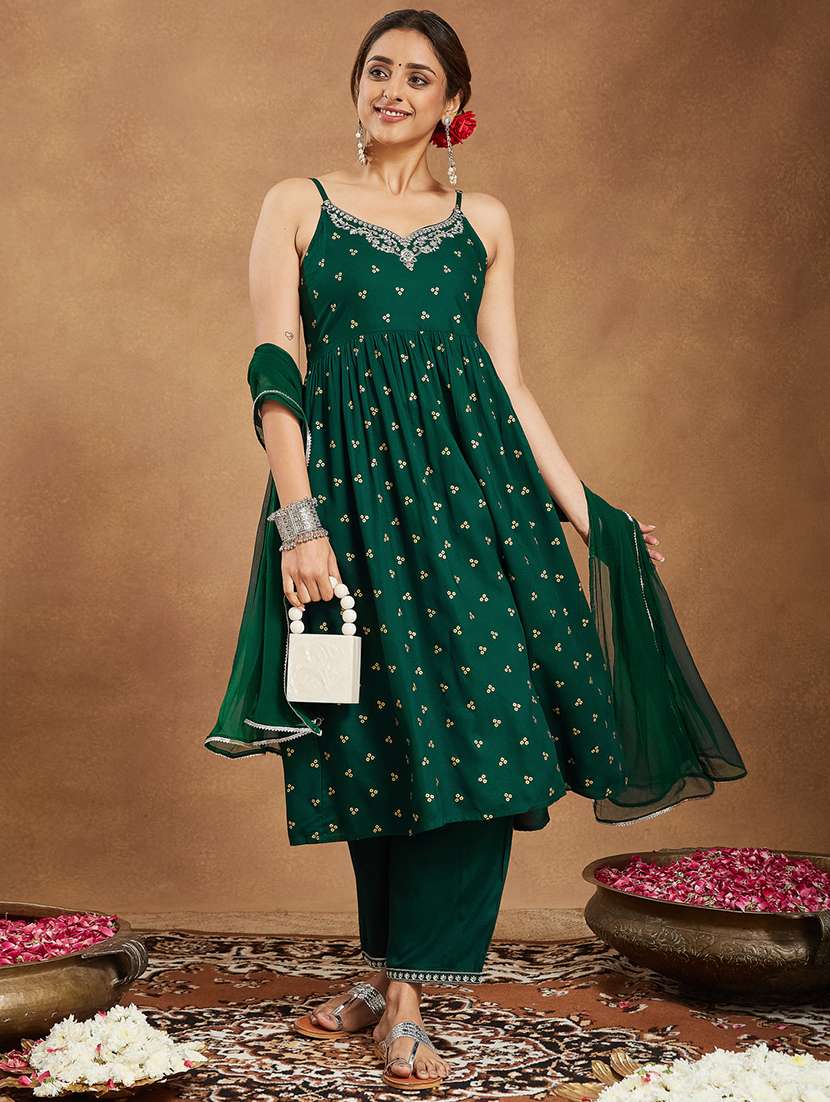 women foil printed sleeveless kurta pant with dupatta set - 22156298 - Standard Image - 3