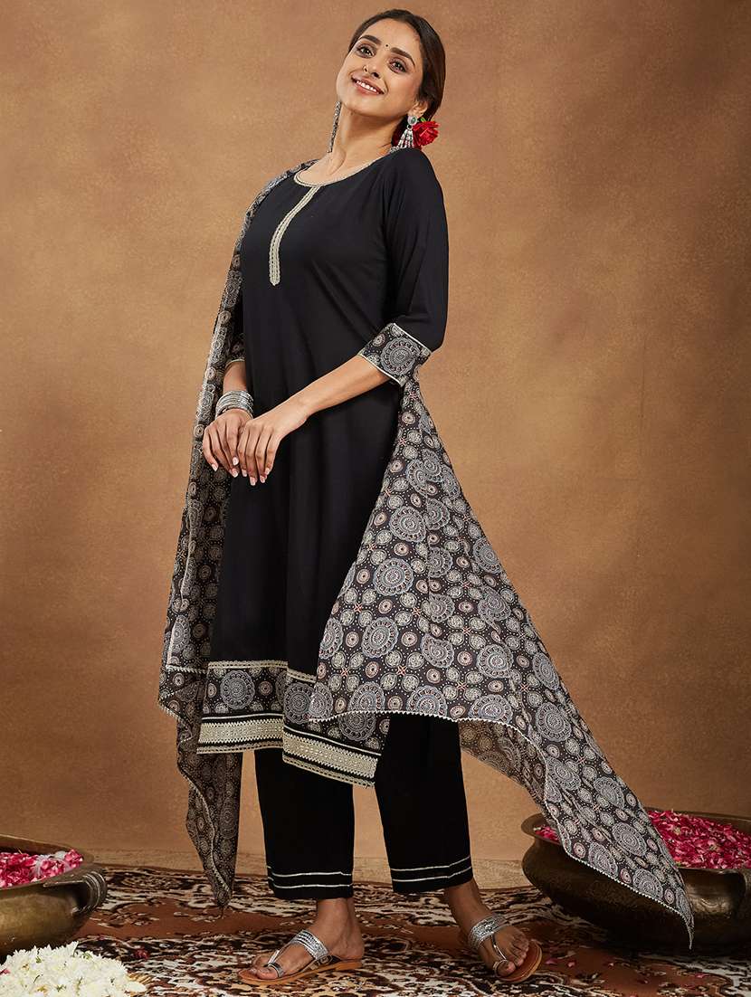 women printed three quarter sleeve kurta pant with dupatta set - 22156299 -  Standard Image - 3