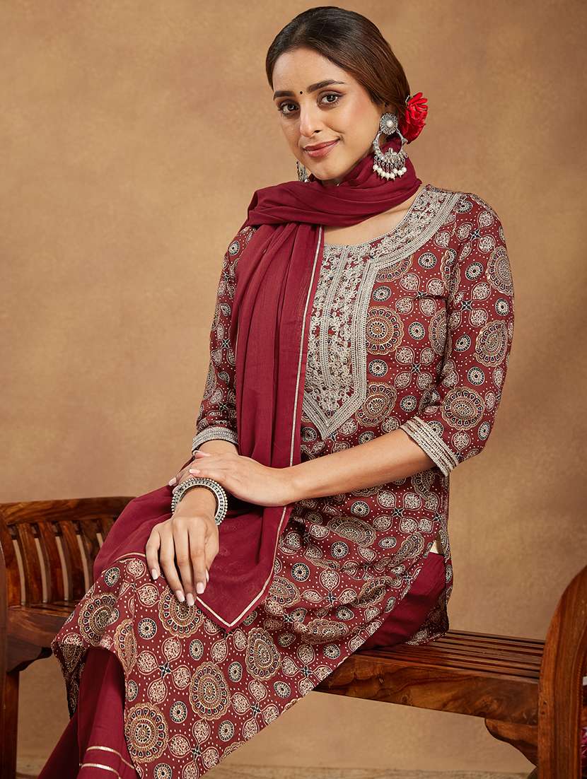 women embroidered three quarter sleeve kurta pant with dupatta set - 22156300 -  Standard Image - 5