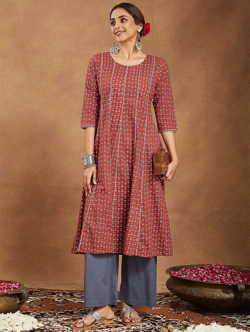 women printed three quarter sleeve kurta palazzo set