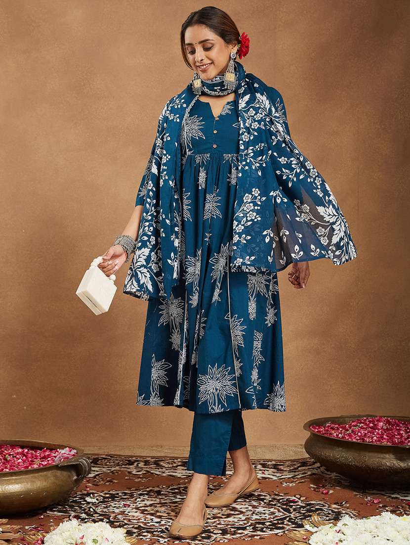 women floral three quarter sleeve kurta pant with dupatta set