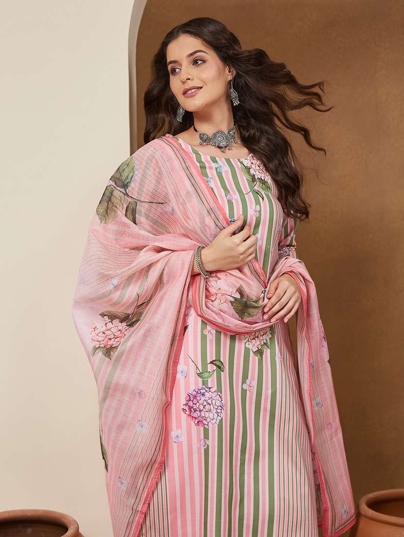 women floral three quarter sleeve kurta pant with dupatta set - 22156332 -  Standard Image - 5