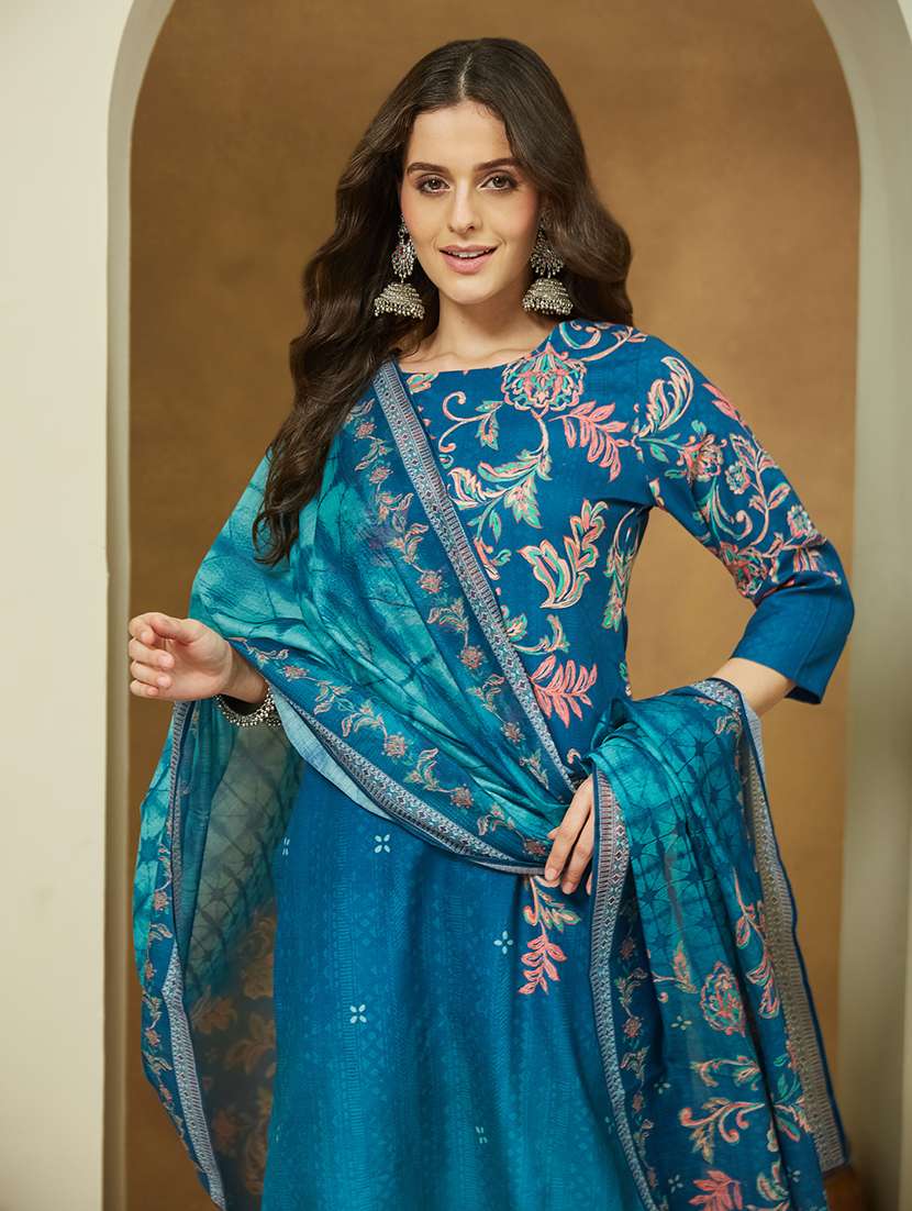 women floral three quarter sleeve kurta pant with dupatta set - 22156335 -  Standard Image - 5