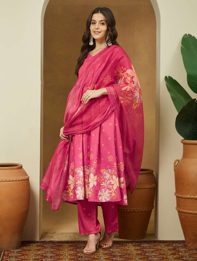 women floral three quarter sleeve kurta pant with dupatta set - 22156339 -  Standard Image - 3
