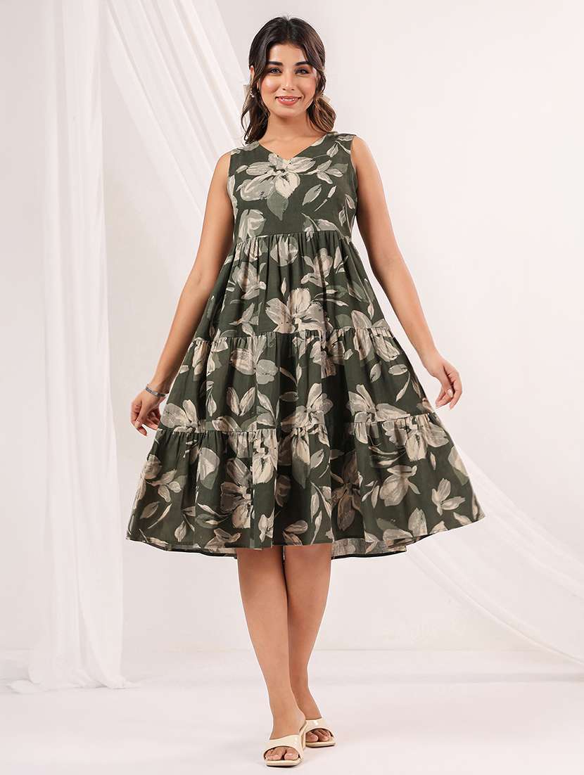 women floral print sleeveless tiered dress - 22156359 -  Standard Image - 3