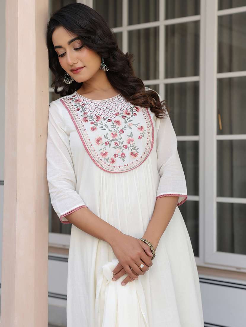 women embroidered three quarter sleeve kurta pant with dupatta set - 22156366 -  Standard Image - 5