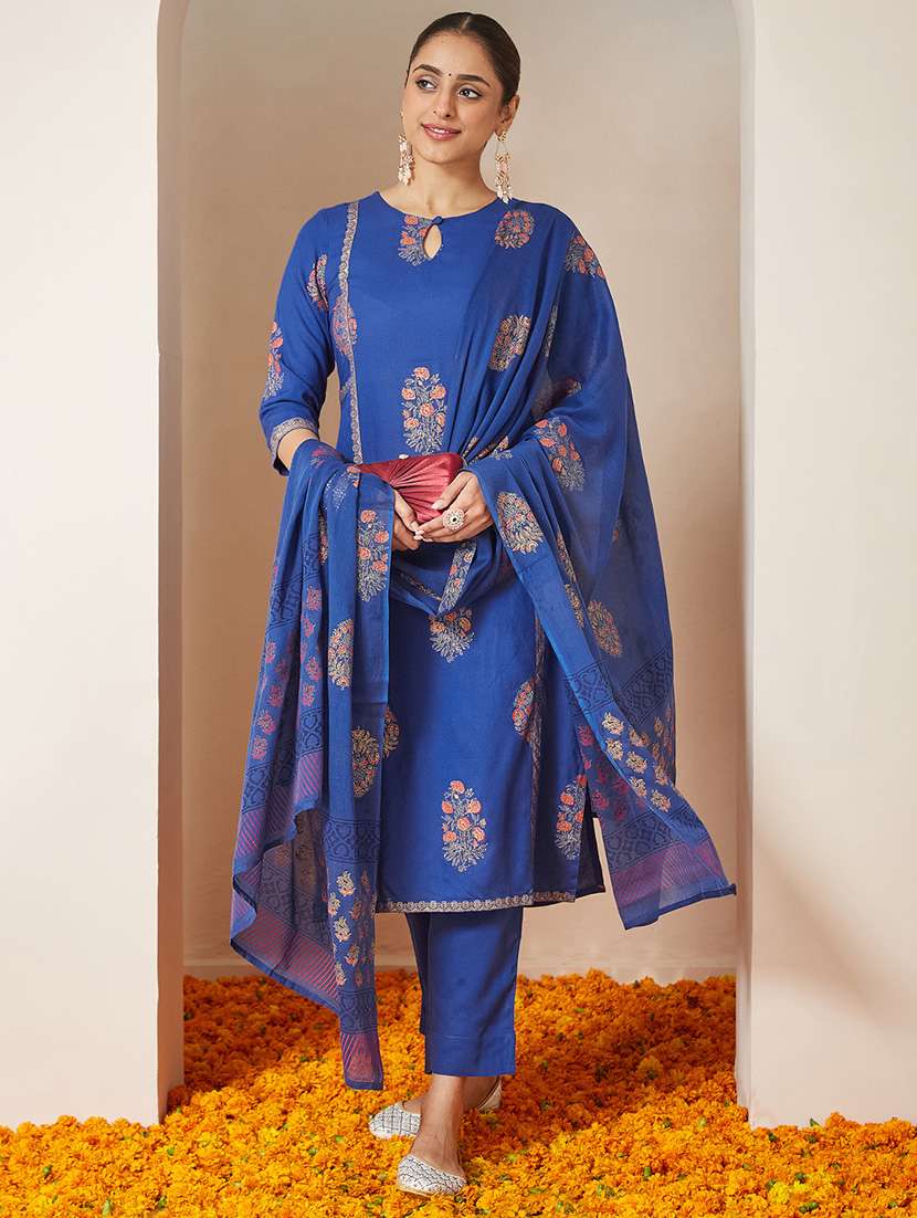 women floral three quarter sleeve kurta pant with dupatta set - 22156369 -  Zoom Image - 0