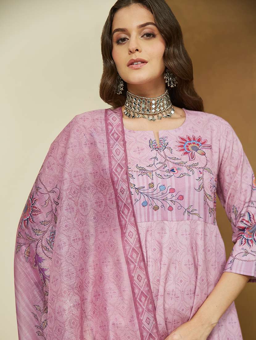women floral three quarter sleeve kurta pant with dupatta set - 22156376 -  Standard Image - 5