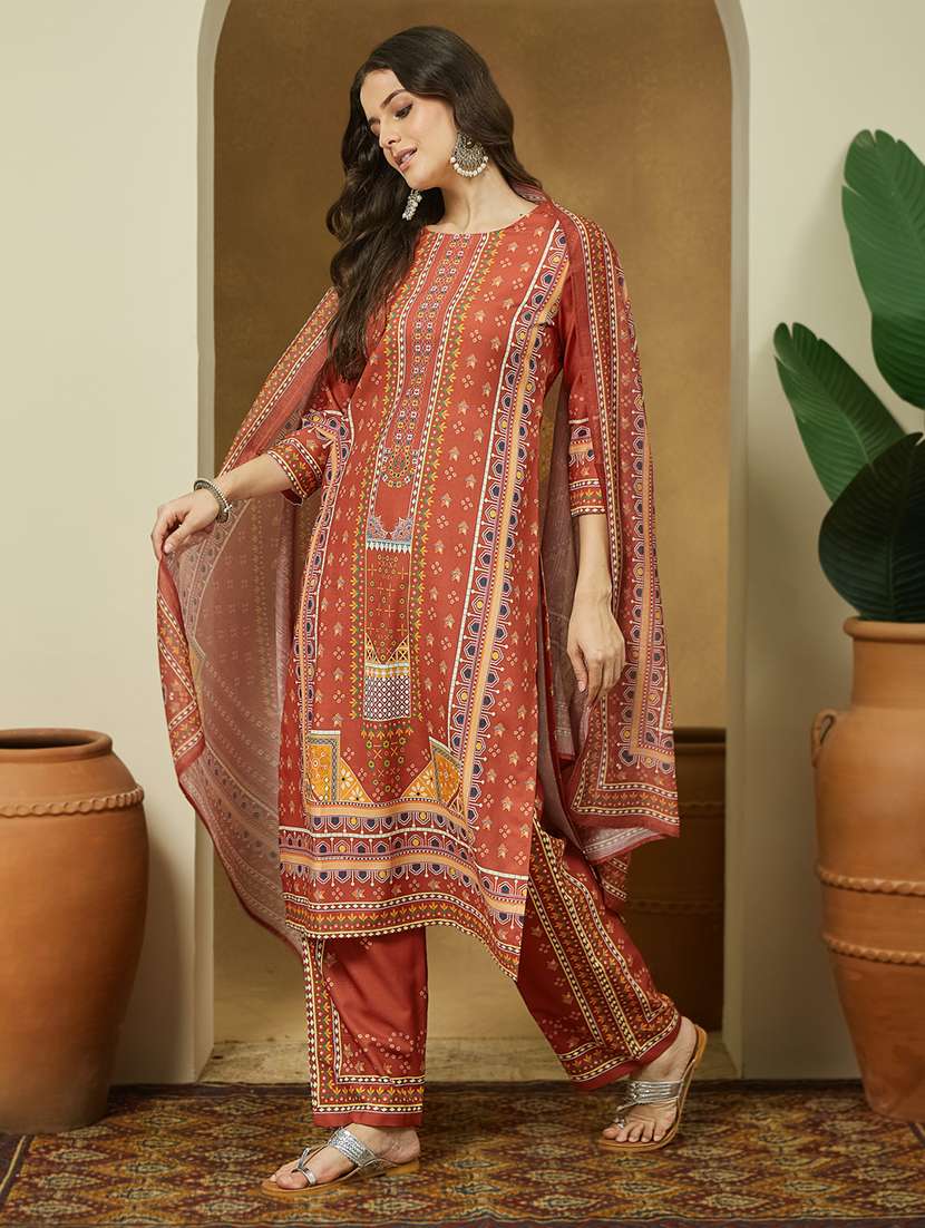 women floral three quarter sleeve kurta pant with dupatta set - 22156382 - Standard Image - 3