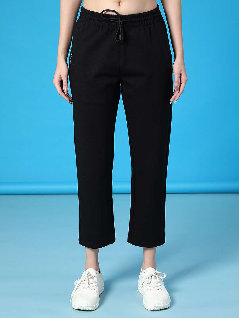 women solid mid rise pant