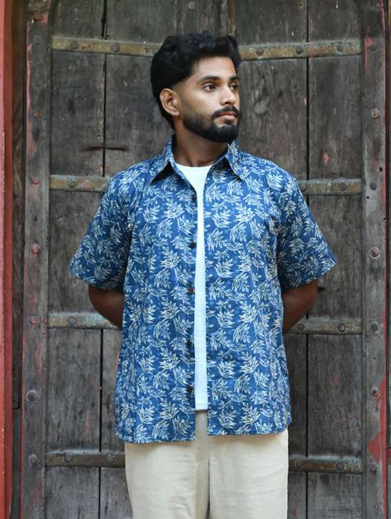 men printed short sleeve regular fit casual shirt - 22157070 -  Zoom Image - 0