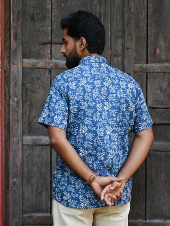 men printed short sleeve regular fit casual shirt - 22157070 -  Standard Image - 3