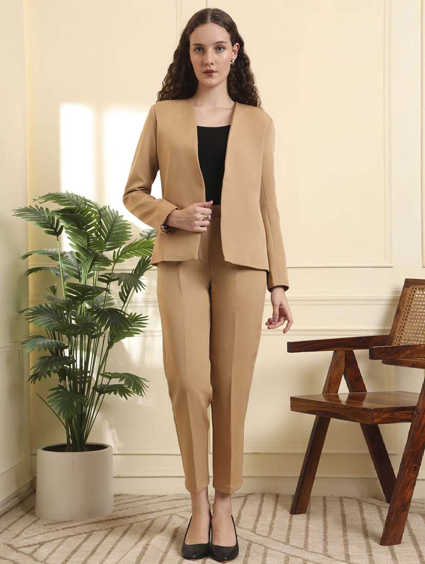 women solid long sleeve blazer & trouser co-ord set