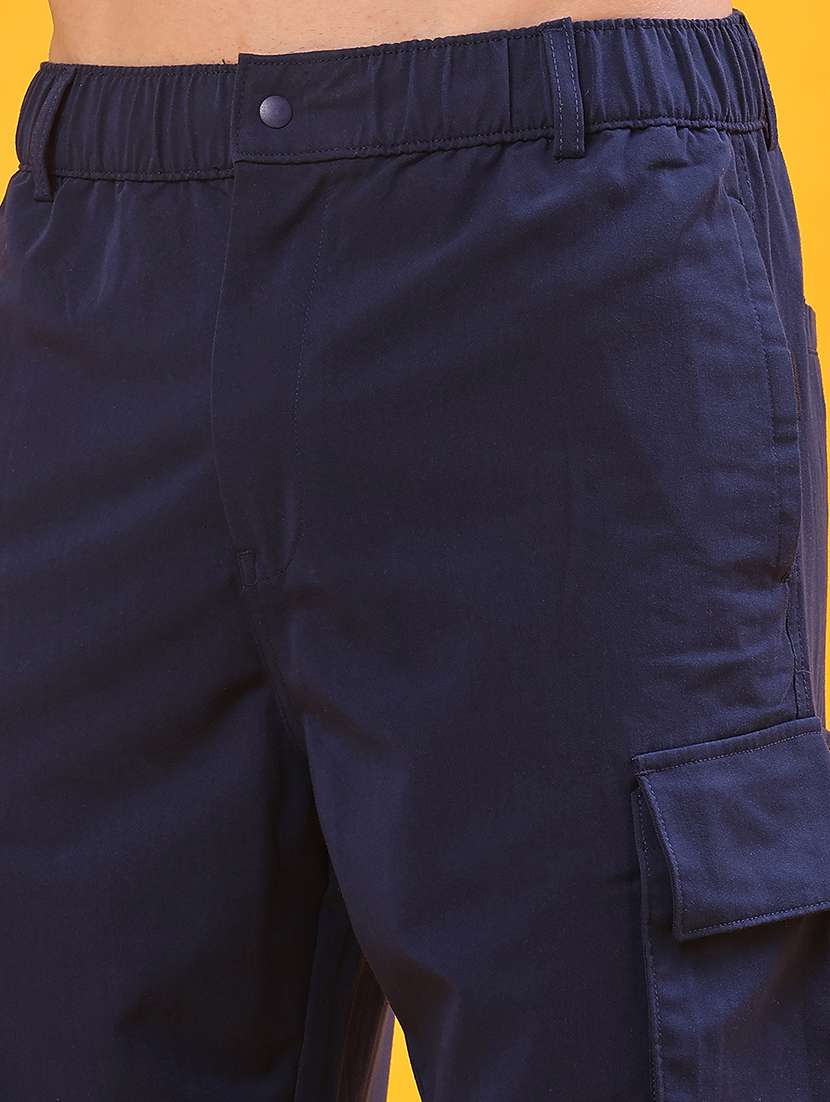 men solid mid rise regular fit cargo - 22159179 -  Standard Image - 5