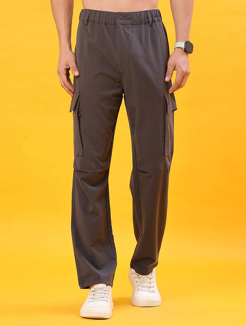 men solid mid rise regular fit cargo