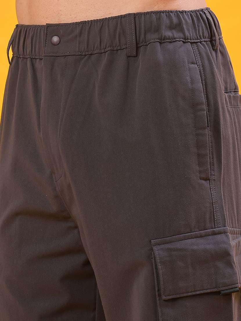 men solid mid rise regular fit cargo - 22159181 -  Standard Image - 5
