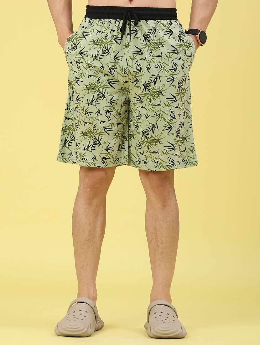 men printed mid rise regular fit bermuda shorts