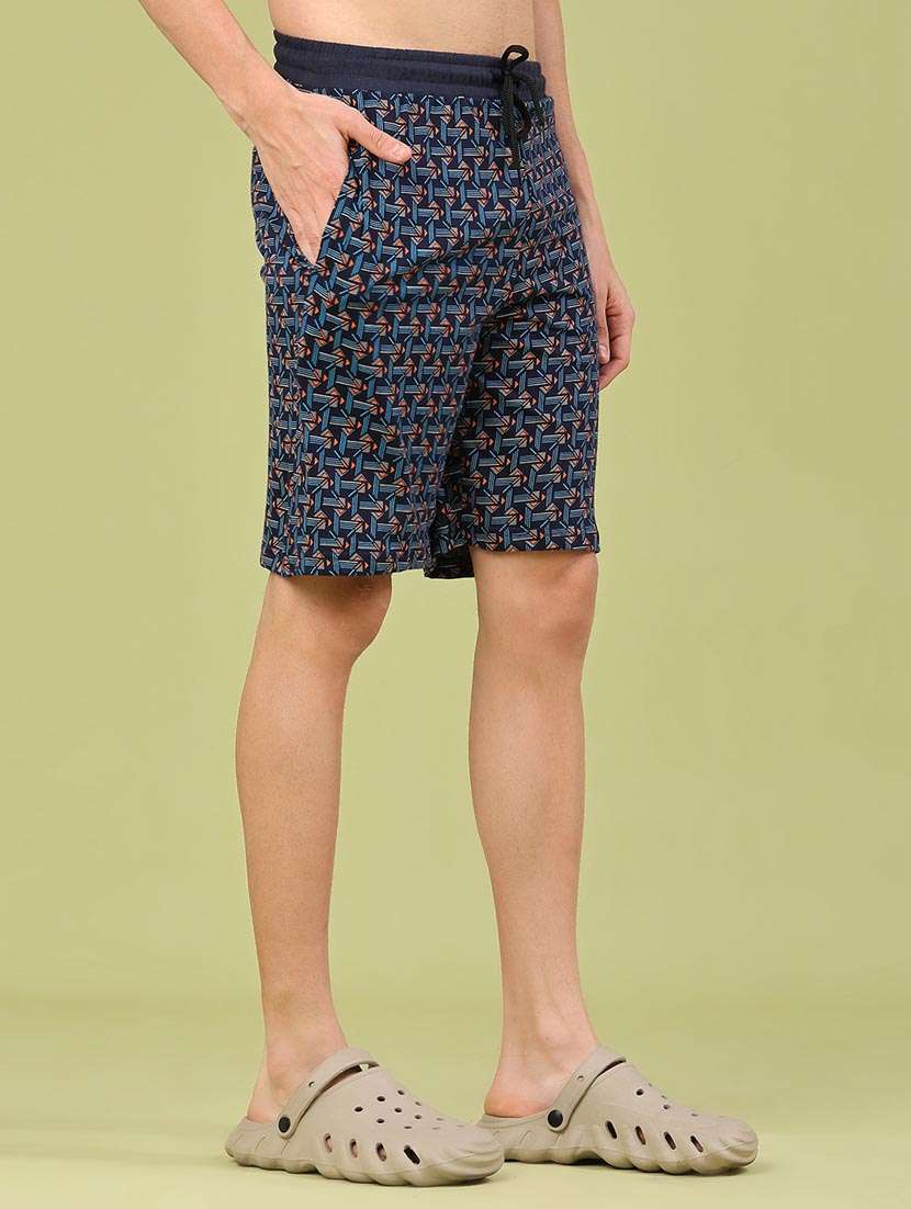 men printed mid rise regular fit bermuda shorts