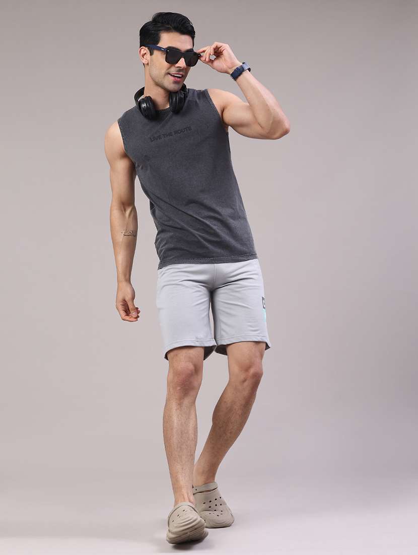 men solid mid rise regular fit shorts - 22160044 -  Standard Image - 5