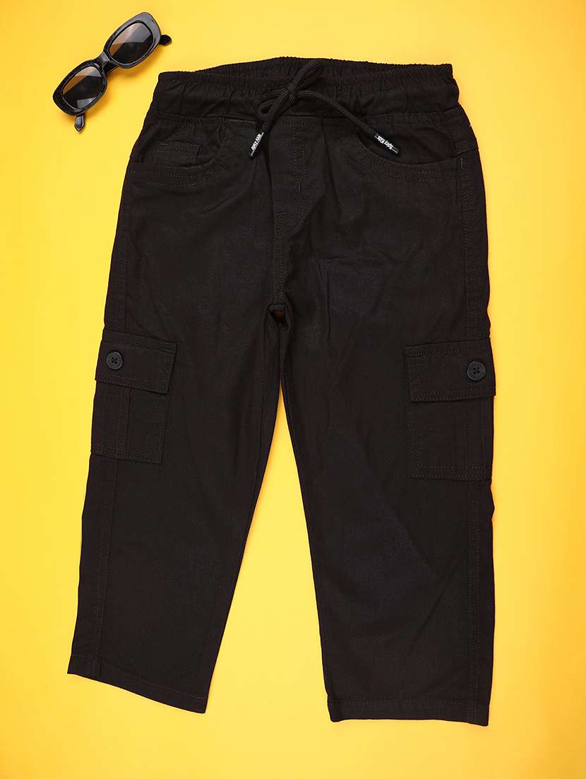 boys solid mid rise regular fit cargo