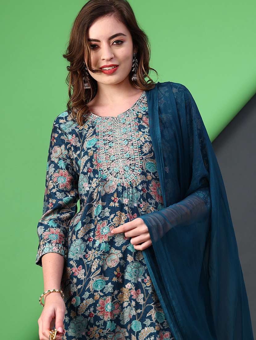 women printed kurta and pant with dupatta set - 22160389 -  Standard Image - 3