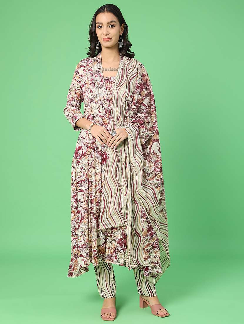 women printed three quarter sleeve kurta pant with dupatta set
