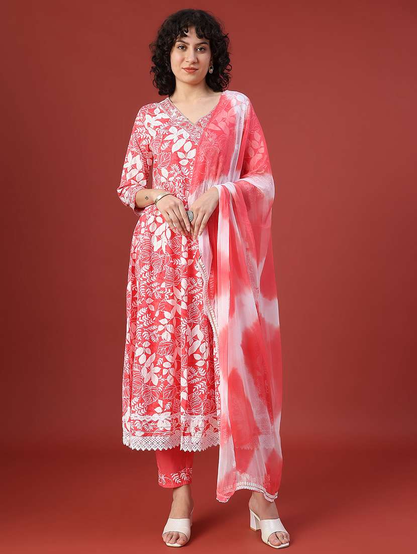 women printed three quarter sleeve kurta pant with dupatta set