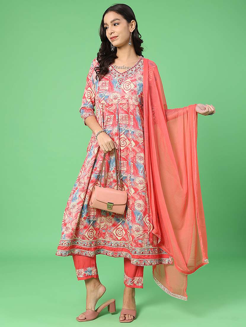 women printed three quarter sleeve kurta pant with dupatta set
