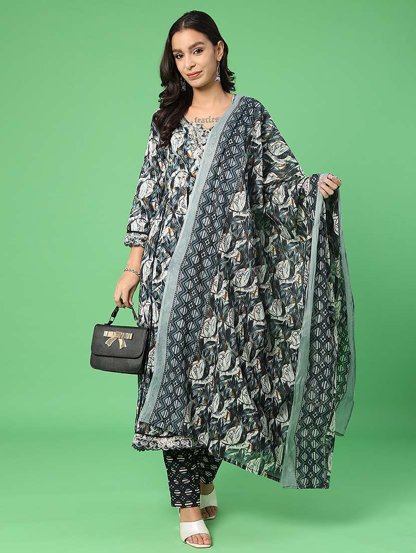 women printed three quarter sleeve kurta pant with dupatta set