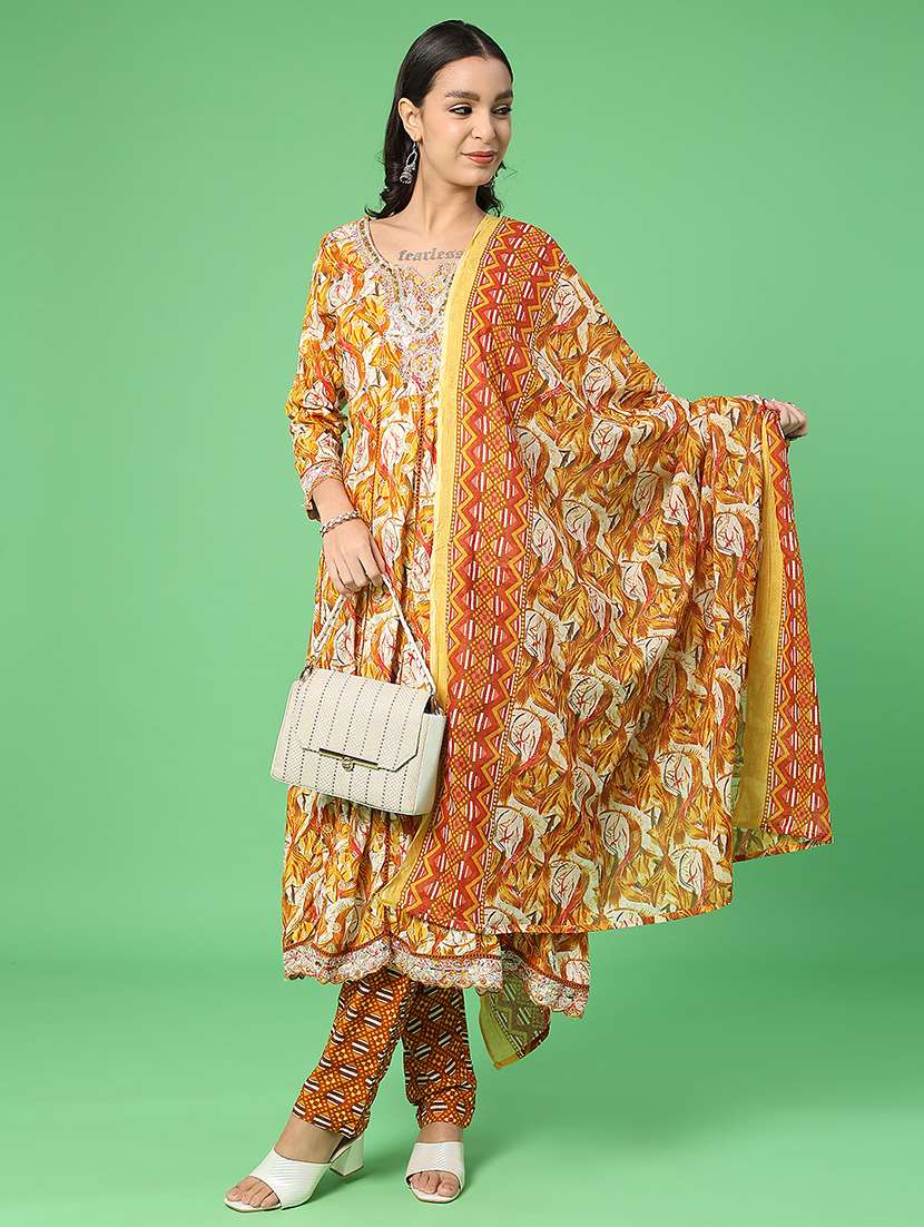 women printed three quarter sleeve kurta pant with dupatta set