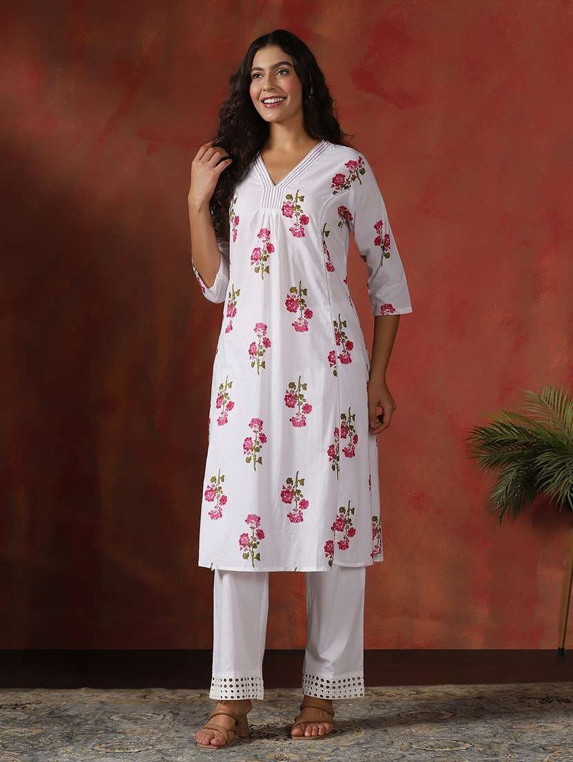 women floral printed three quarter sleeve kurta pant set