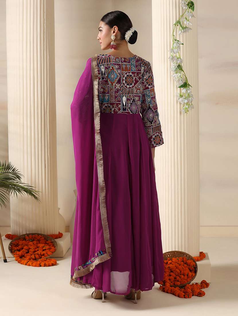 women embroidered long sleeve kurta dupatta set - 22161034 -  Standard Image - 3