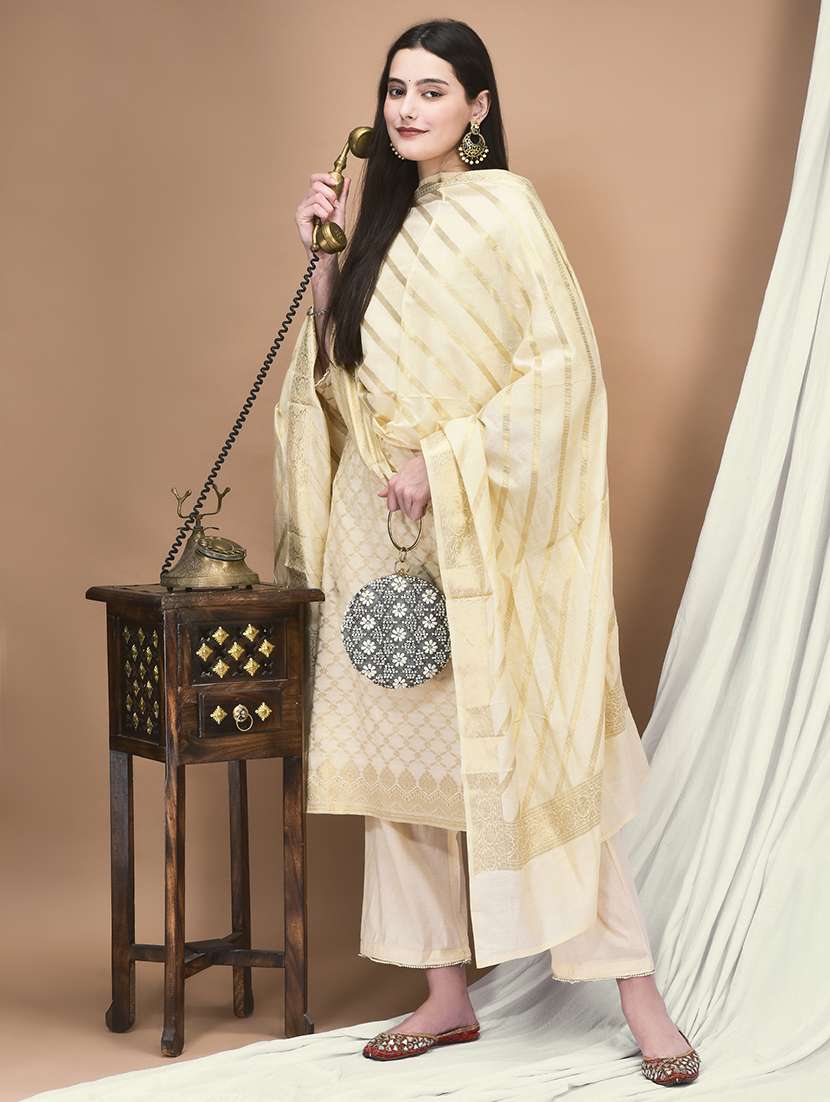 women self design three quarter sleeve kurta pant with dupatta set - 22161051 -  Standard Image - 5