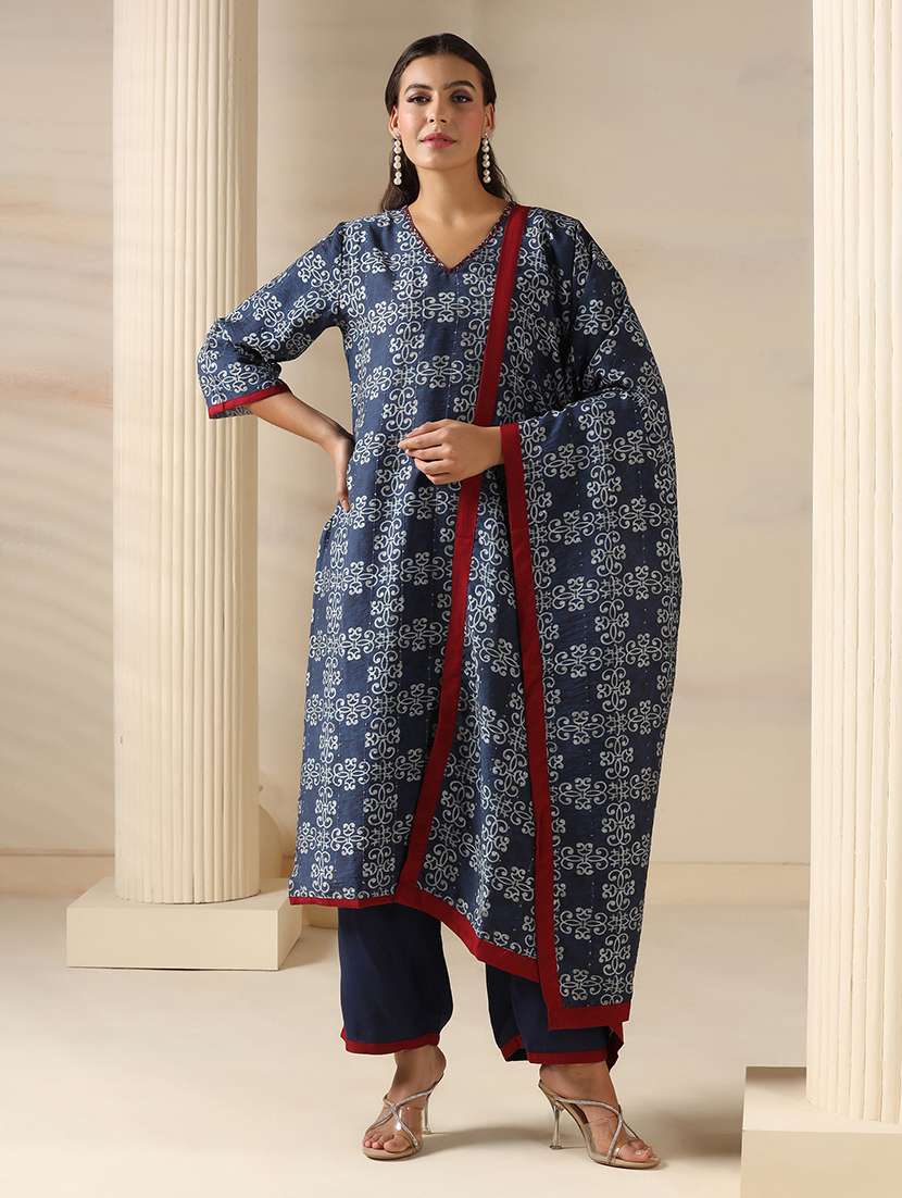 women printed three quarter sleeve kurta pant with dupatta set