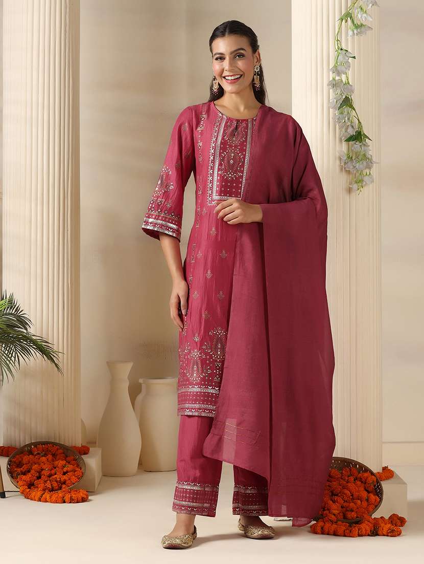 women printed three quarter sleeve kurta pant with dupatta set