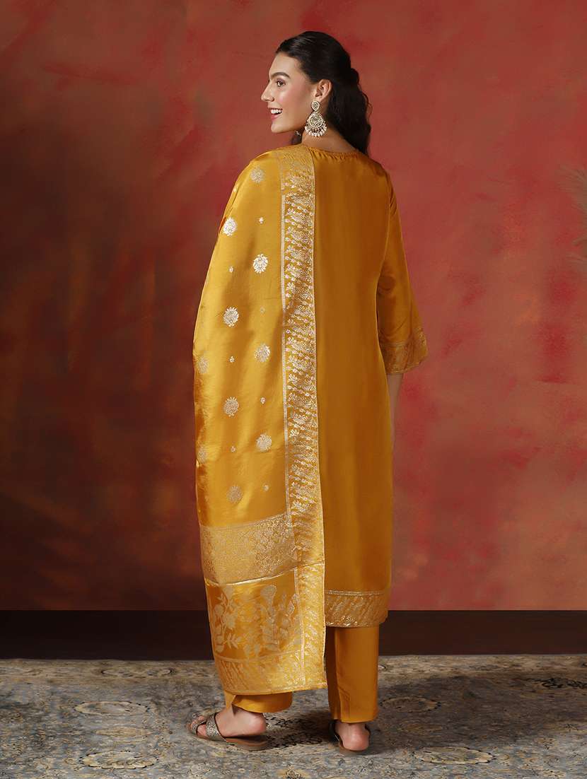 women self design three quarter sleeve kurta pant with dupatta set - 22161085 -  Standard Image - 3