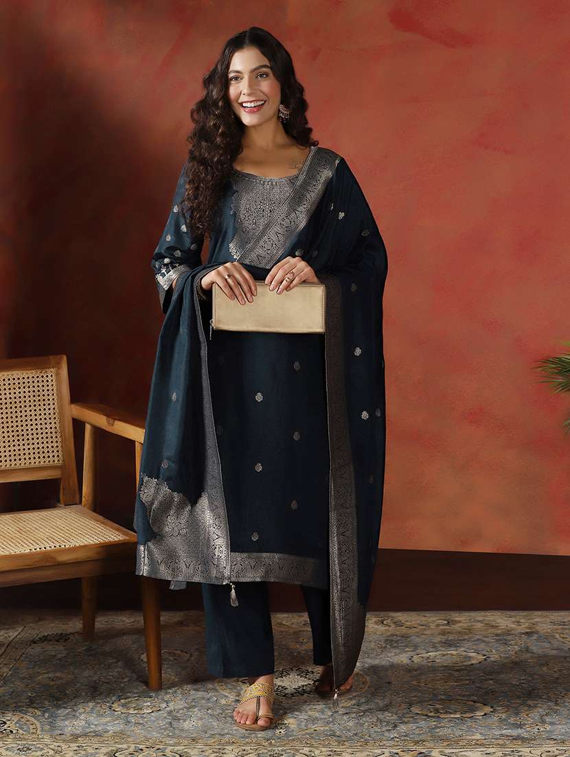 women self design three quarter sleeve kurta pant with dupatta set