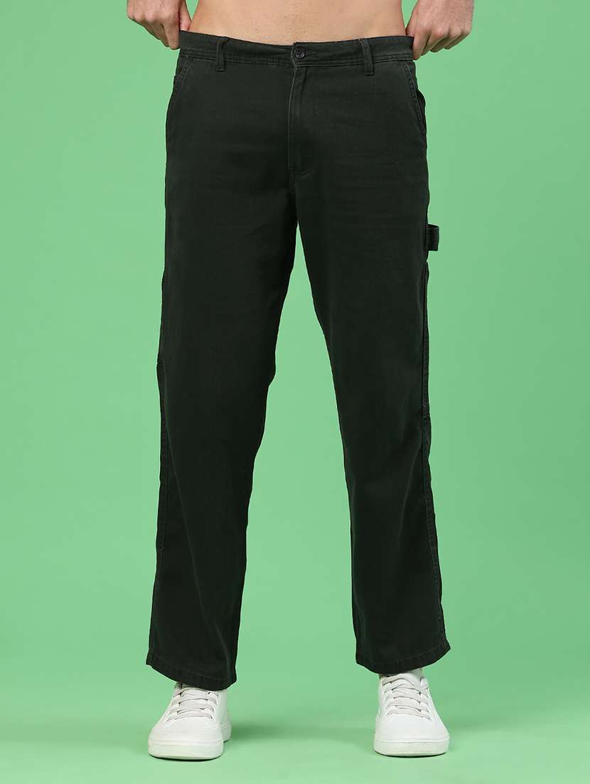 men solid mid rise regular fit cargo 