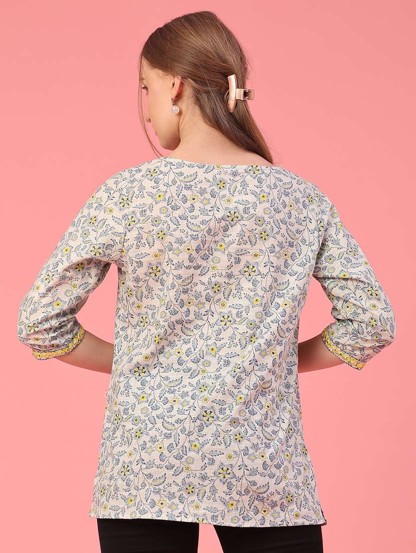 women floral printed three quarter sleeve straight kurti - 22161931 -  Standard Image - 3