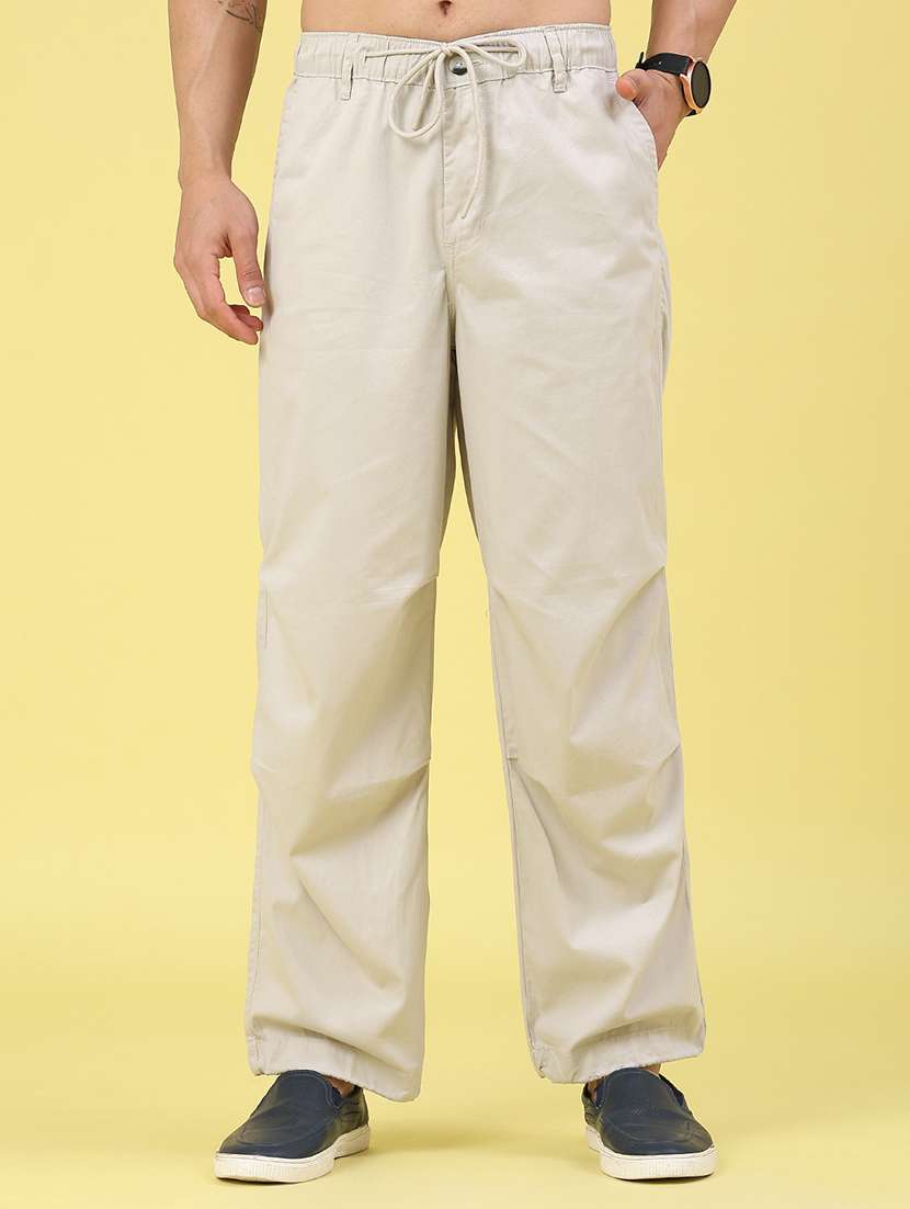 men solid mid rise regular fit casual trouser
