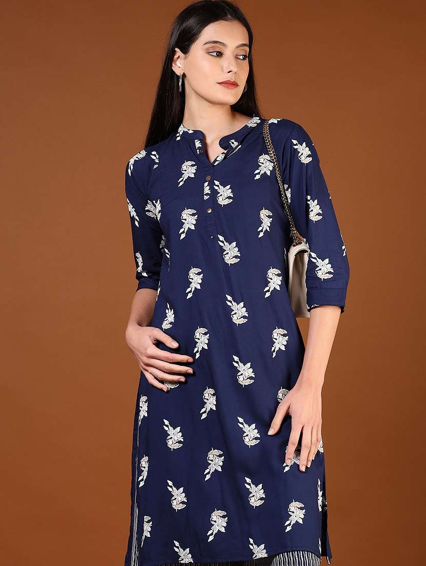 women three quarter sleeve kurta and pant set - 22164337 -  Standard Image - 3