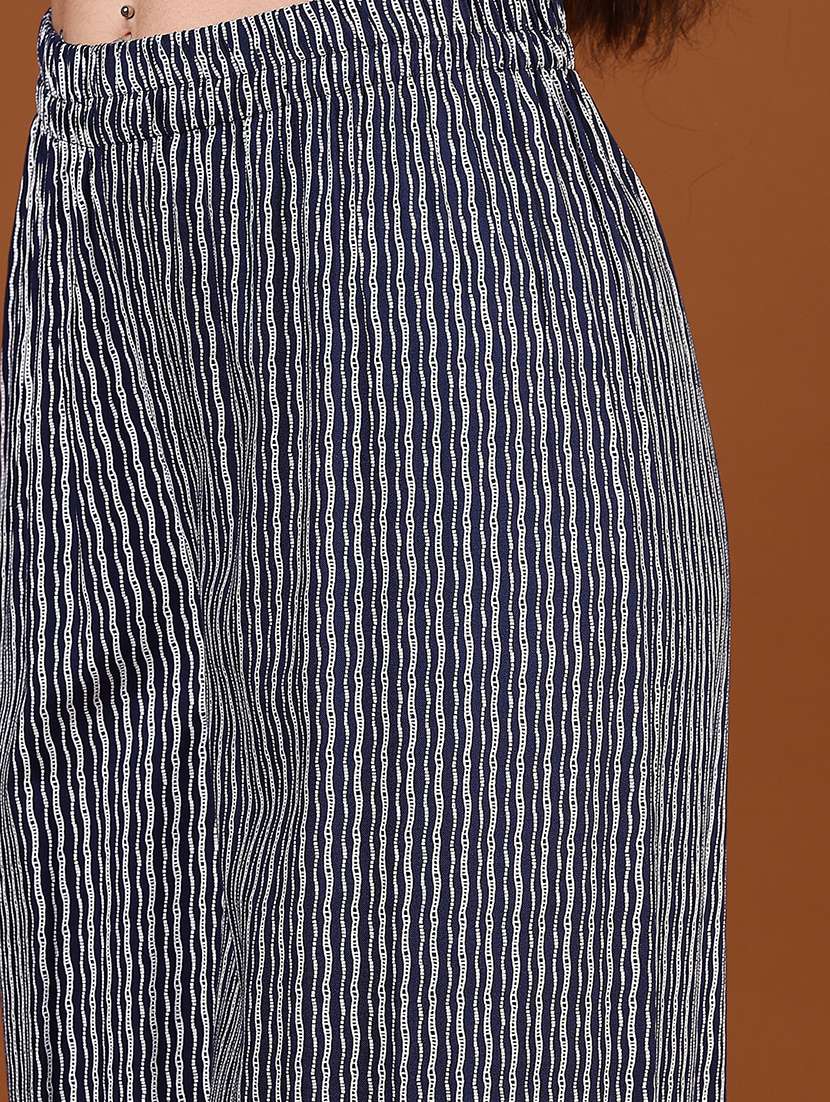 women three quarter sleeve kurta and pant set - 22164337 -  Standard Image - 5