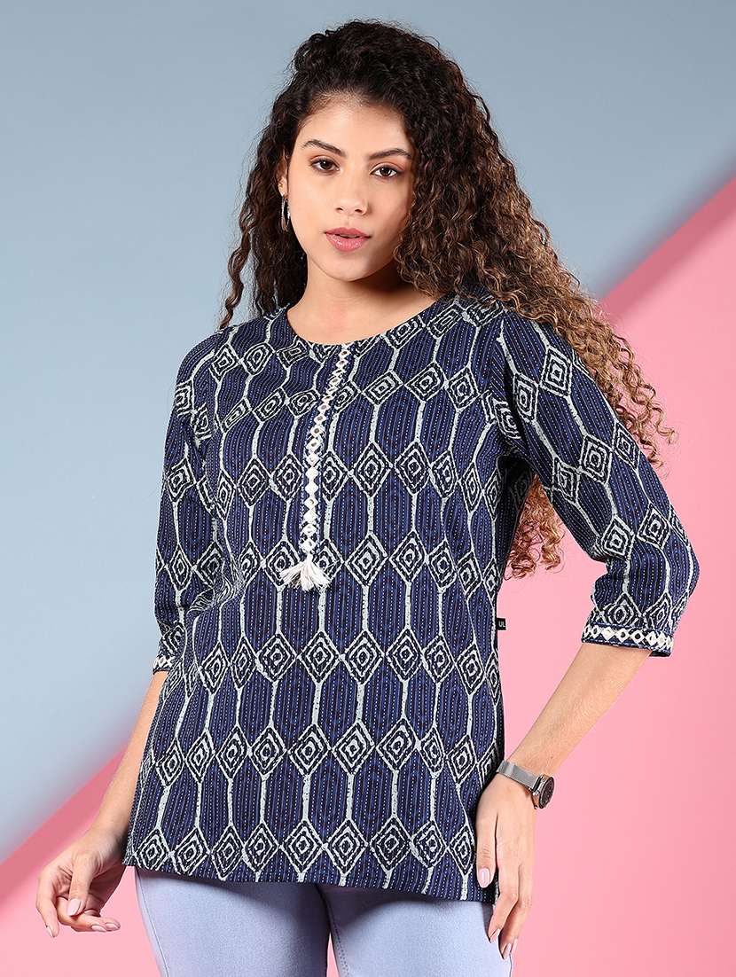 women printed three quarter sleeve straight kurti