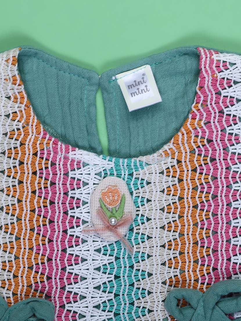 girls slef designed round neck kurta and pant set - 22164809 -  Standard Image - 3