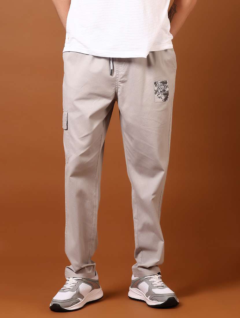 men solid mid rise regular fit cargo