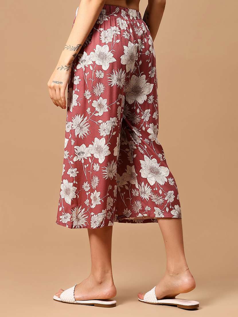 women floral printed mid rise relaxed fit capri - 22166113 -  Standard Image - 3