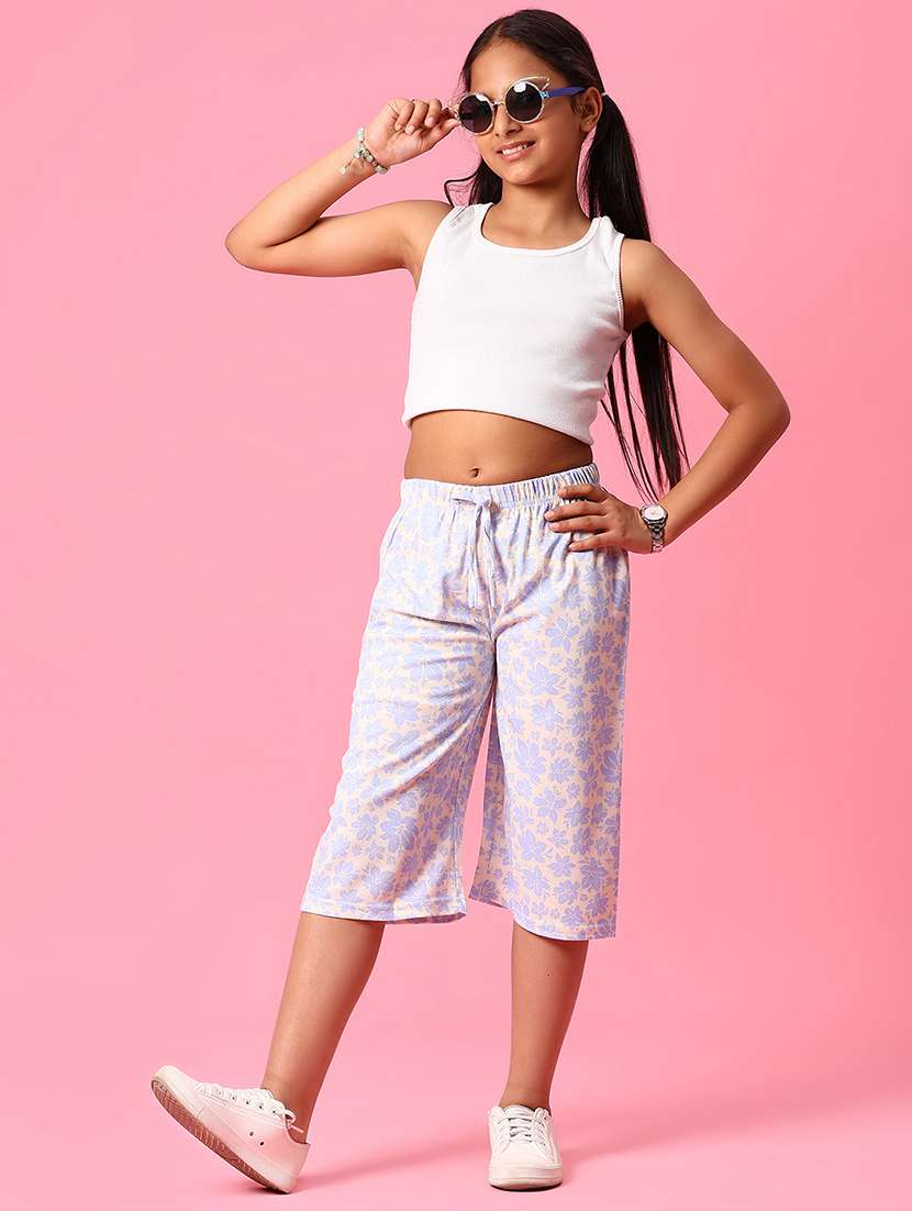 girls floral printed mid rise three-fourth - 22167617 -  Standard Image - 3