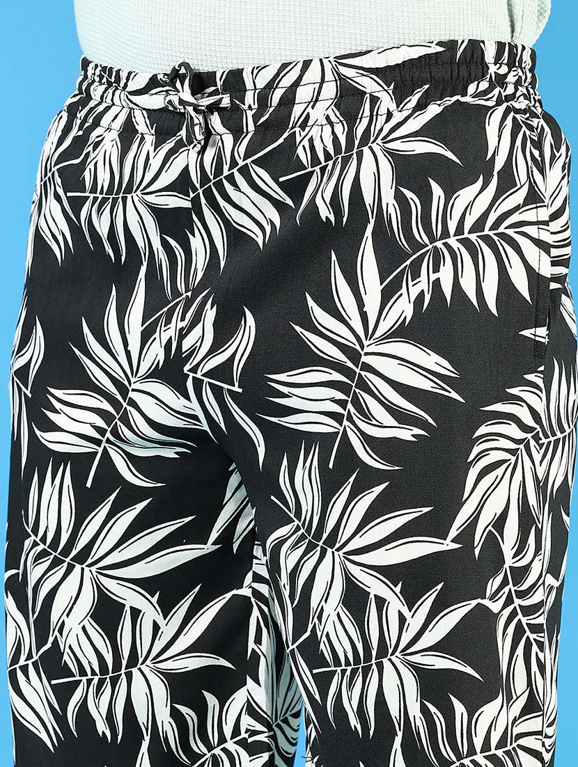 men printed mid rise regular fit shorts - 22167803 -  Standard Image - 5