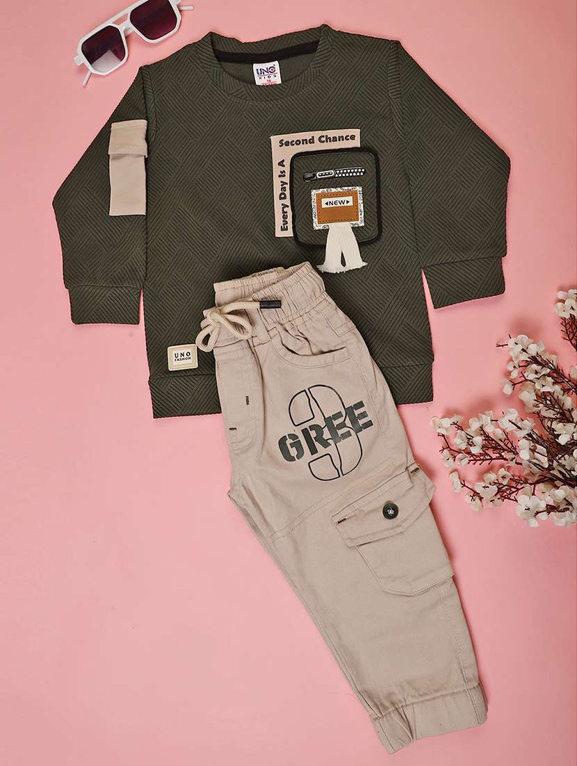 boys printed t-shirt & trouser co-ord set